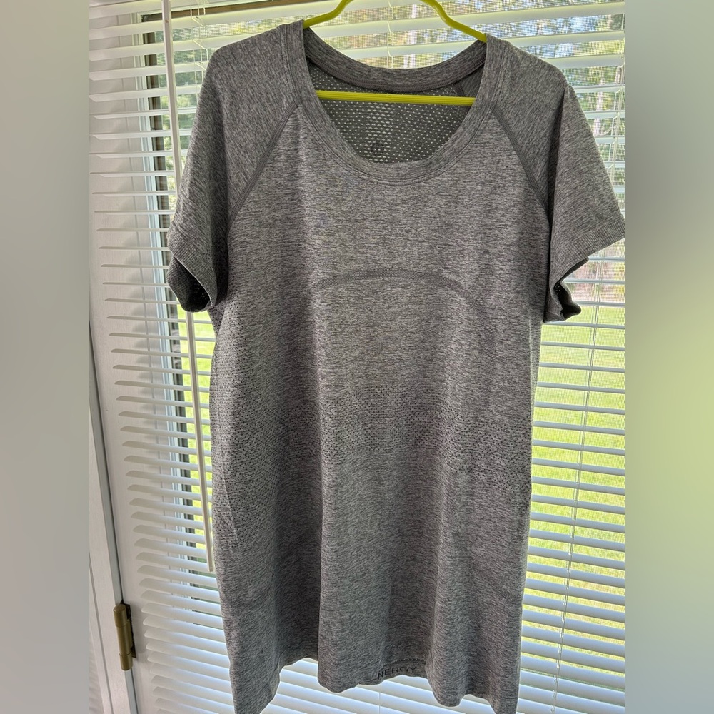 Lululemon Swiftly Tech Short Sleeve 2.0